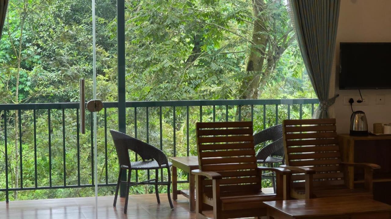Green Aura Hotel Sultan Bathery Bagian luar foto