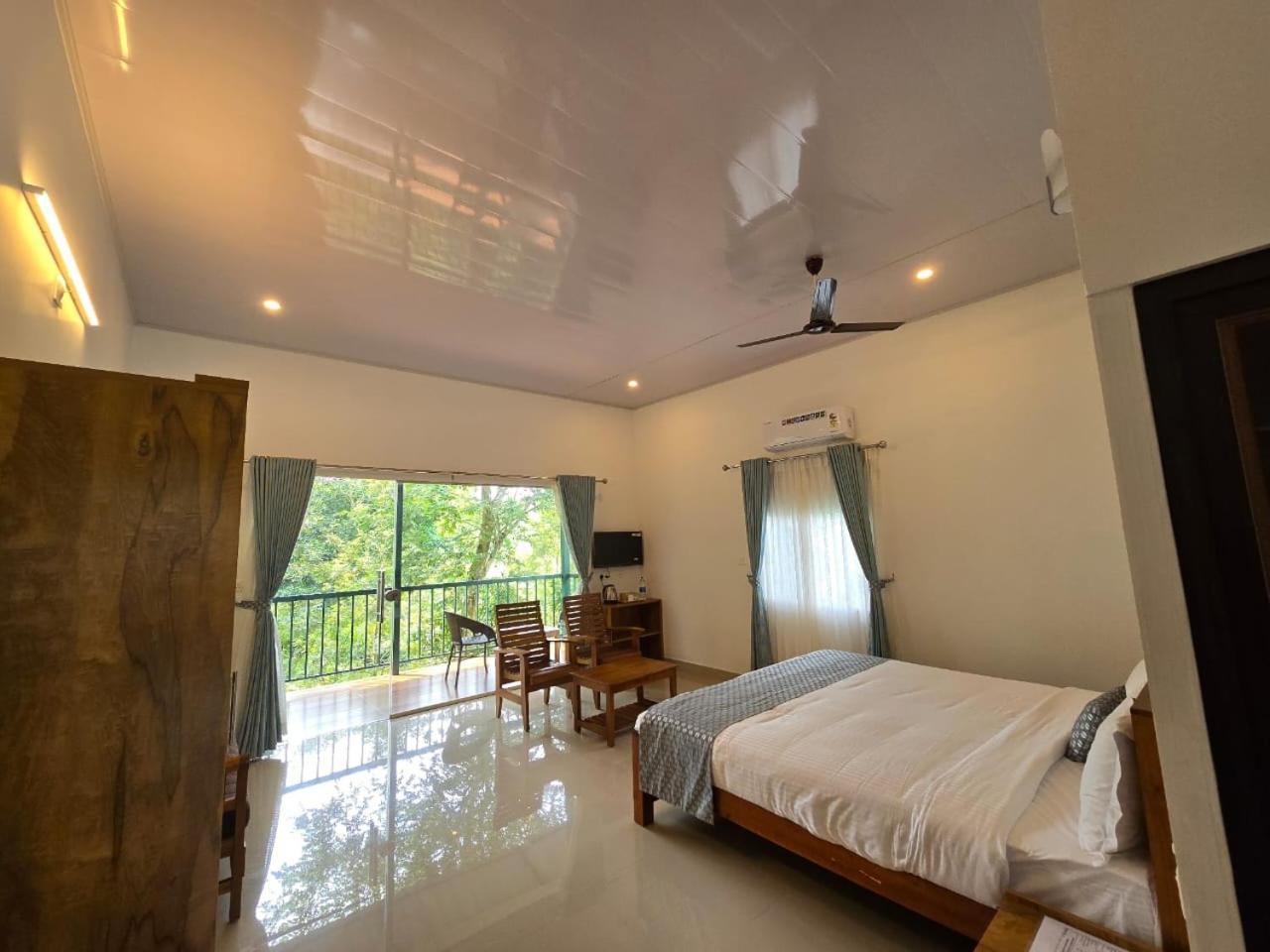 Green Aura Hotel Sultan Bathery Bagian luar foto