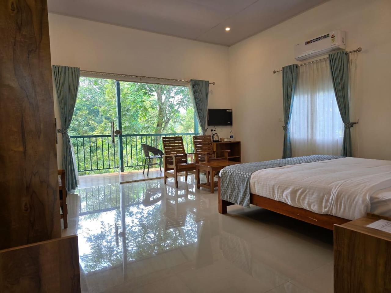 Green Aura Hotel Sultan Bathery Bagian luar foto