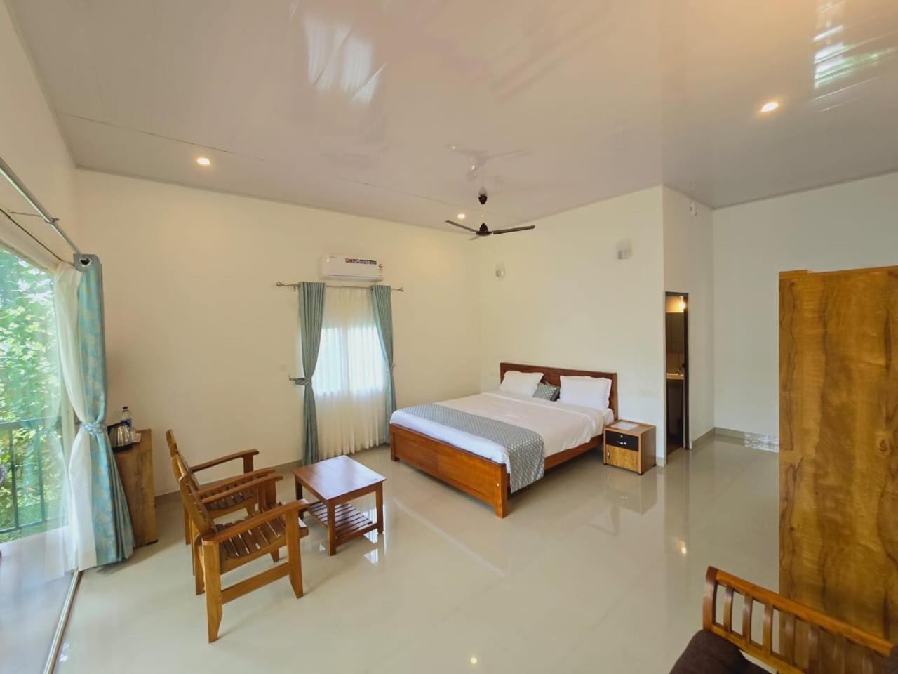 Green Aura Hotel Sultan Bathery Bagian luar foto