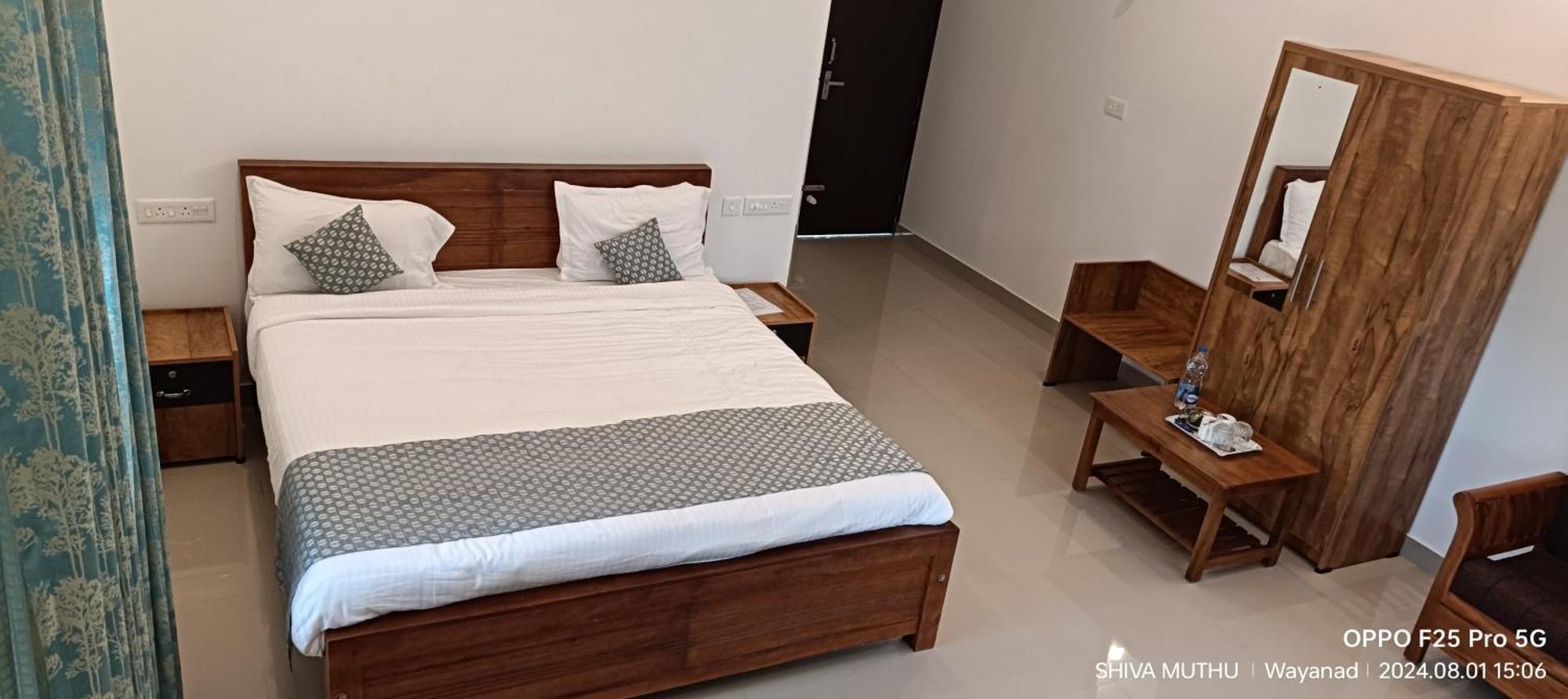Green Aura Hotel Sultan Bathery Bagian luar foto