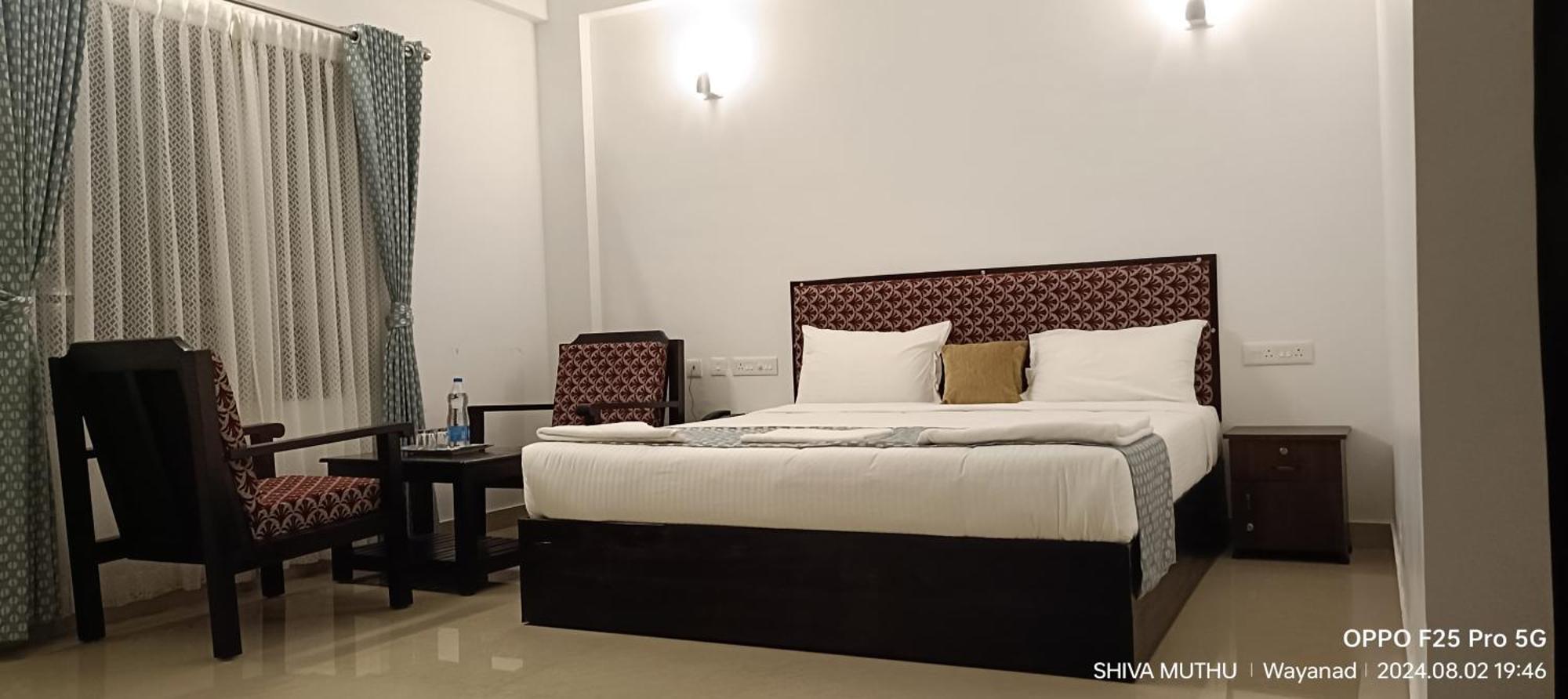 Green Aura Hotel Sultan Bathery Bagian luar foto