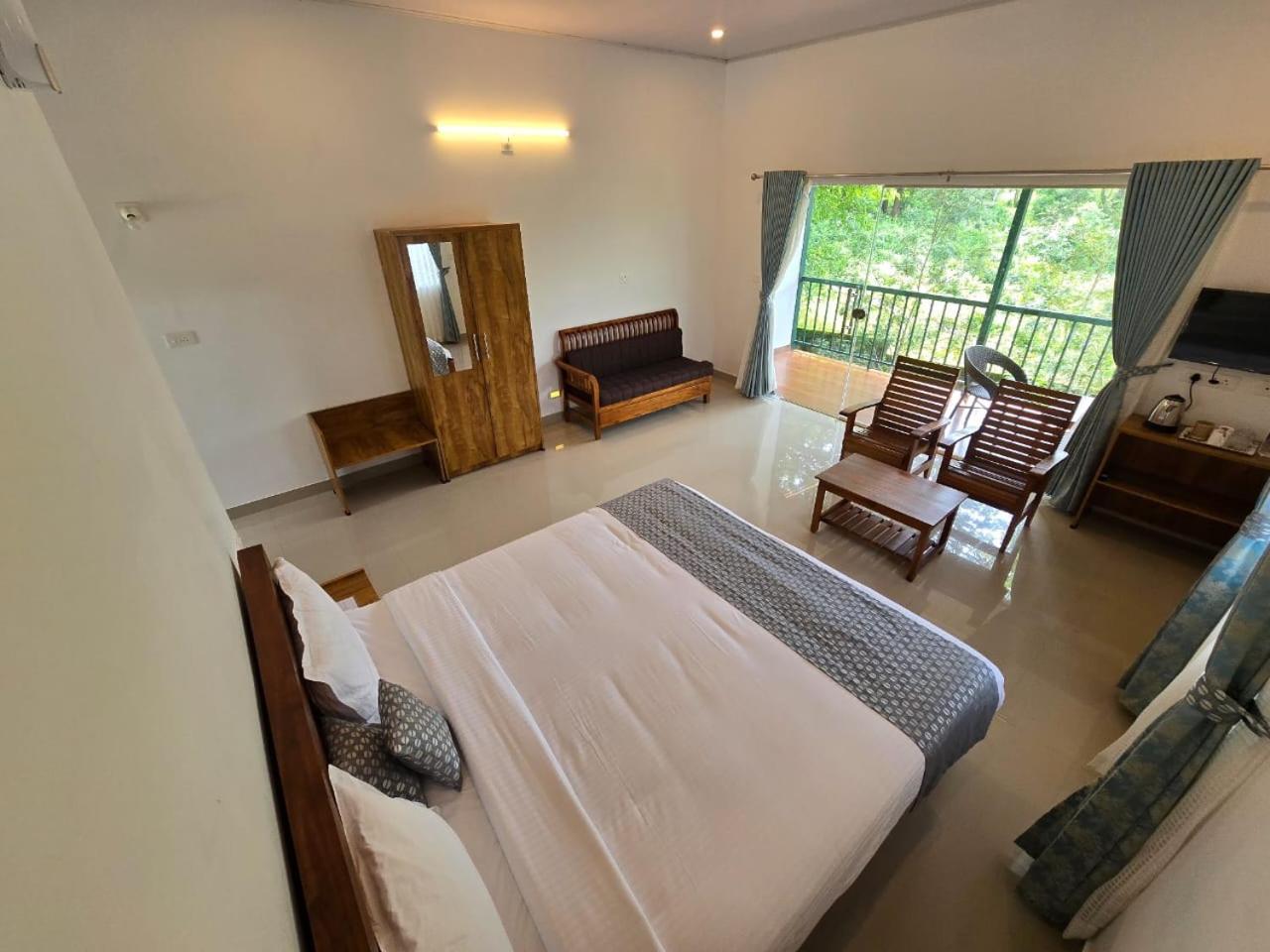Green Aura Hotel Sultan Bathery Bagian luar foto