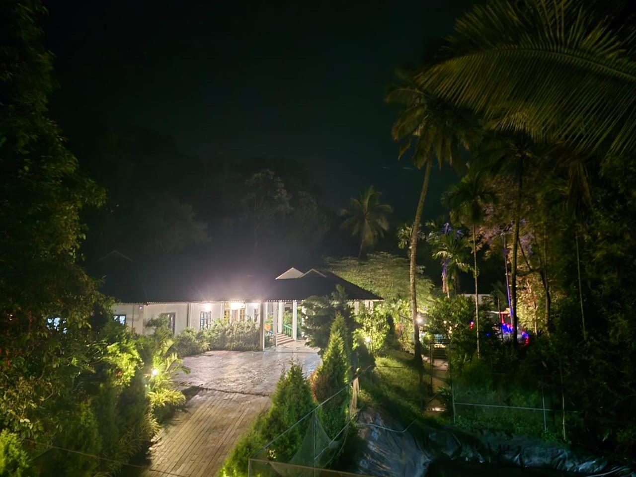 Green Aura Hotel Sultan Bathery Bagian luar foto