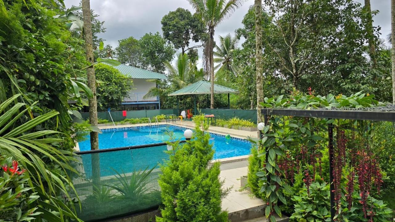 Green Aura Hotel Sultan Bathery Bagian luar foto