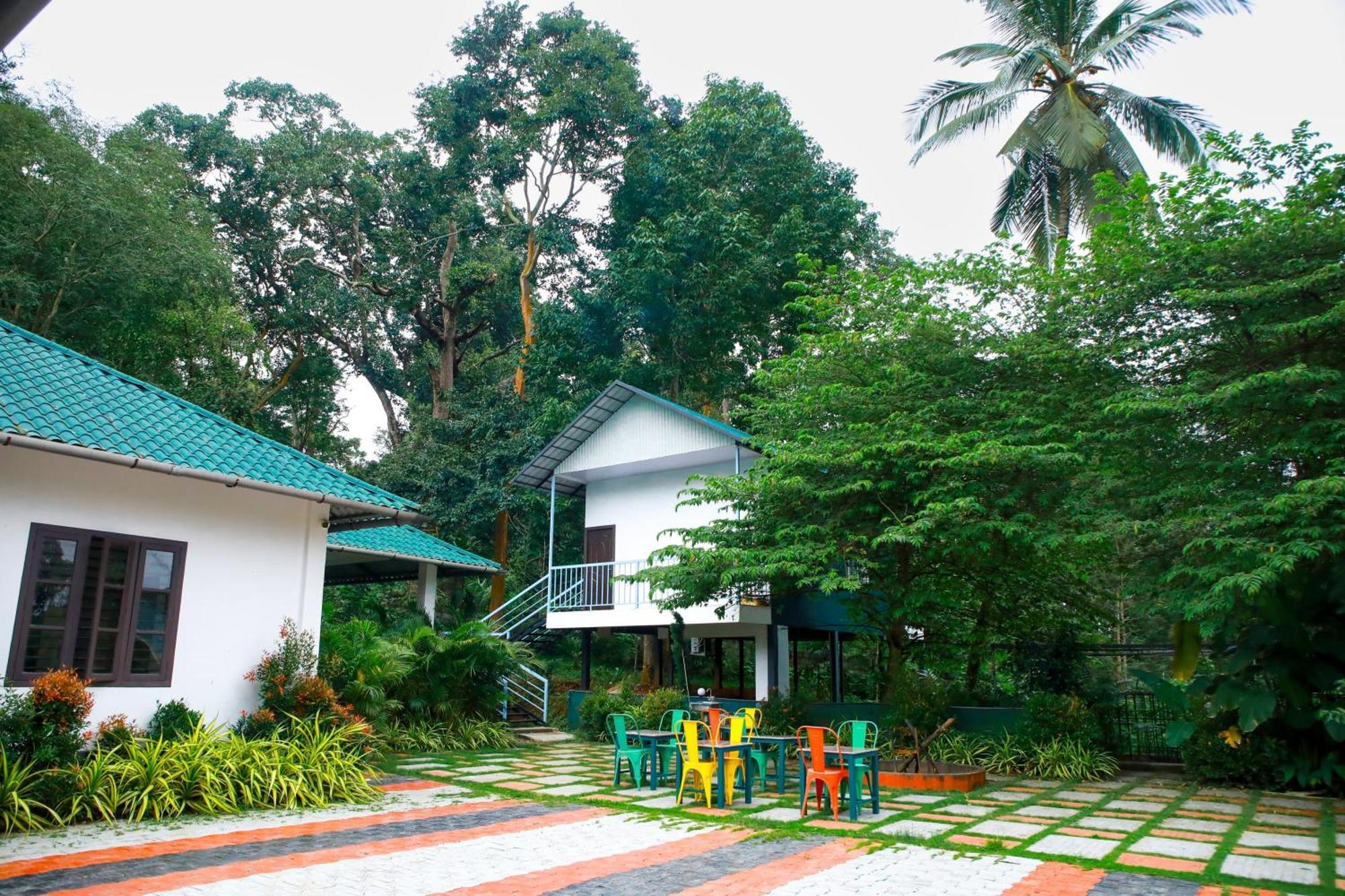 Green Aura Hotel Sultan Bathery Bagian luar foto