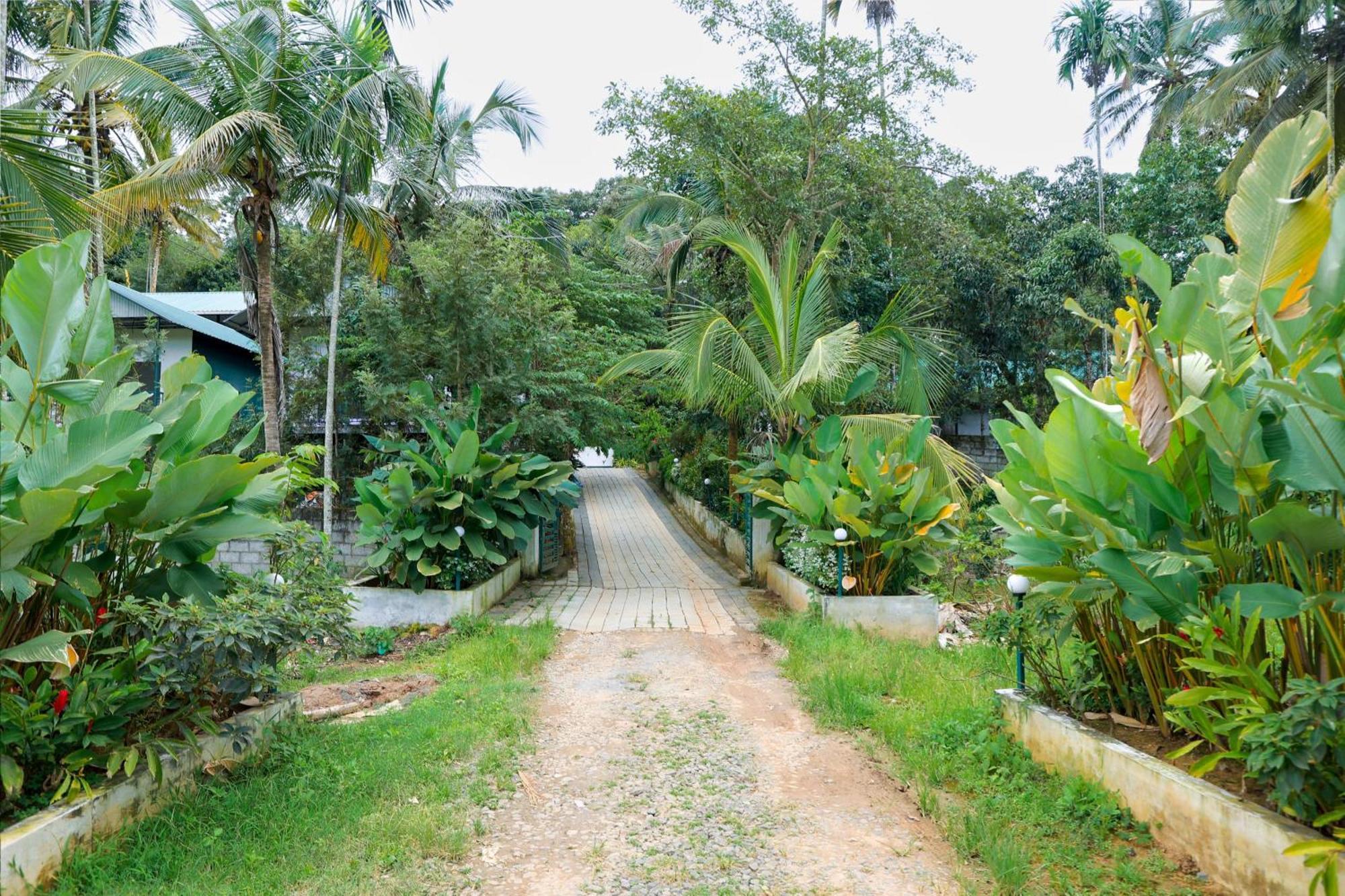 Green Aura Hotel Sultan Bathery Bagian luar foto
